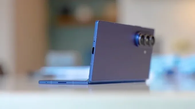 Samsung Galaxy Z Fold8 Ultra cũng được cải thiện tốc độ sạc nhanh có dây