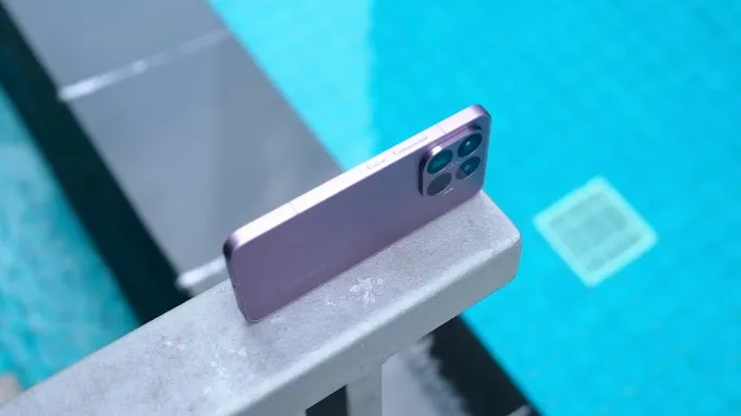 Thân máy của Xiaomi 17T Pro chỉ dày khoảng 8.3 mm