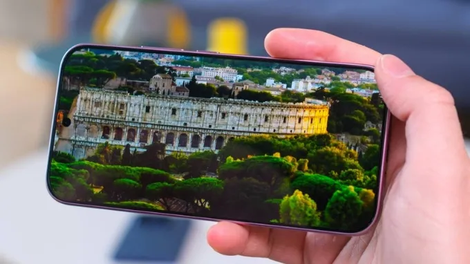 Tấm nền AMOLED trên Xiaomi 17T có khả năng hiển thị tới 68 tỷ màu