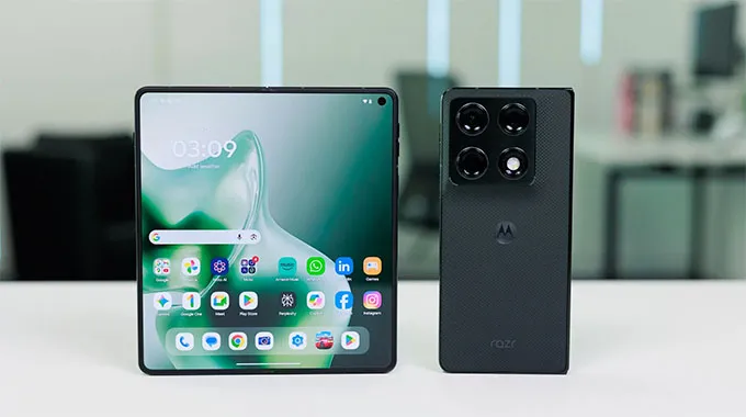 Motorola Razr Fold: Màn hình lớn, pin khủng, bộ nhớ gấp đôi
