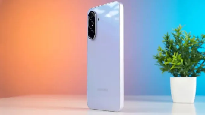 Galaxy A36 5G 128GB là mẫu điện thoại Samsung 128GB đáng cân nhắc dành cho người dùng ưu tiên độ bền