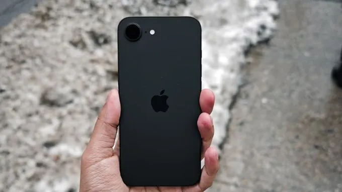 Dung lượng pin iPhone 16e bao nhiêu mAh