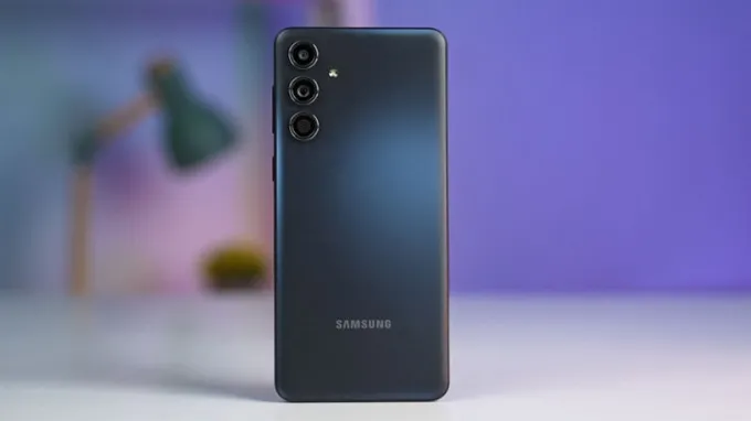 Samsung Galaxy M55 5G mang đến sự thay đổi đáng kể về thiết kế