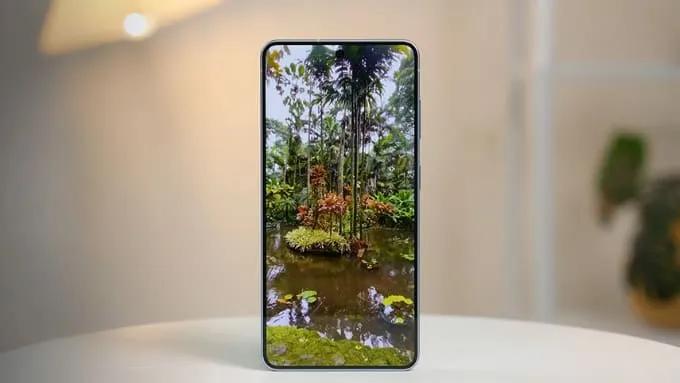 Màn hình 6.7 inch Dynamic AMOLED 2X trên Galaxy S26 FE tiếp tục sử dụng tấm nền OLED cao cấp