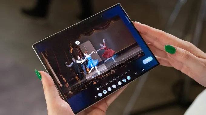 My FanCam là tính năng chỉnh sửa video được hỗ trợ bởi Galaxy AI