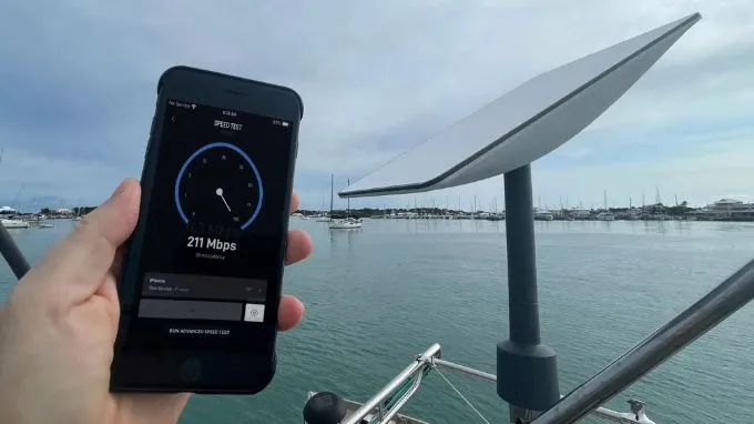 Starlink là dịch vụ Internet vệ tinh do SpaceX phát triển và vận hành