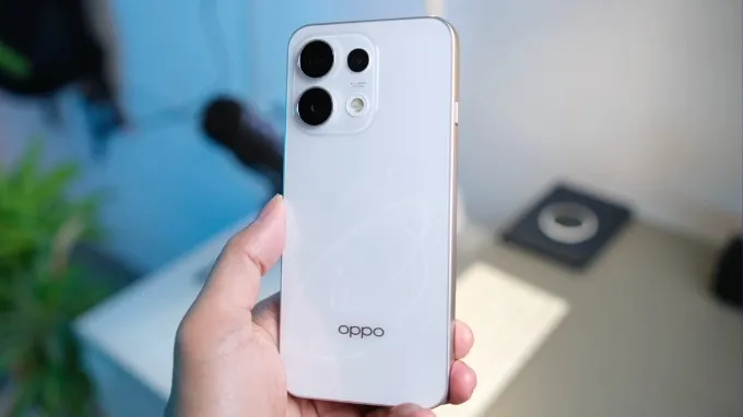 OPPO Reno16 F 5G là phiên bản hướng đến phân khúc tầm trung