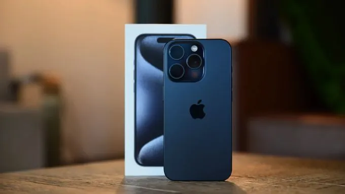 Ảnh iPhone 15 Pro Max màu Titan Xanh