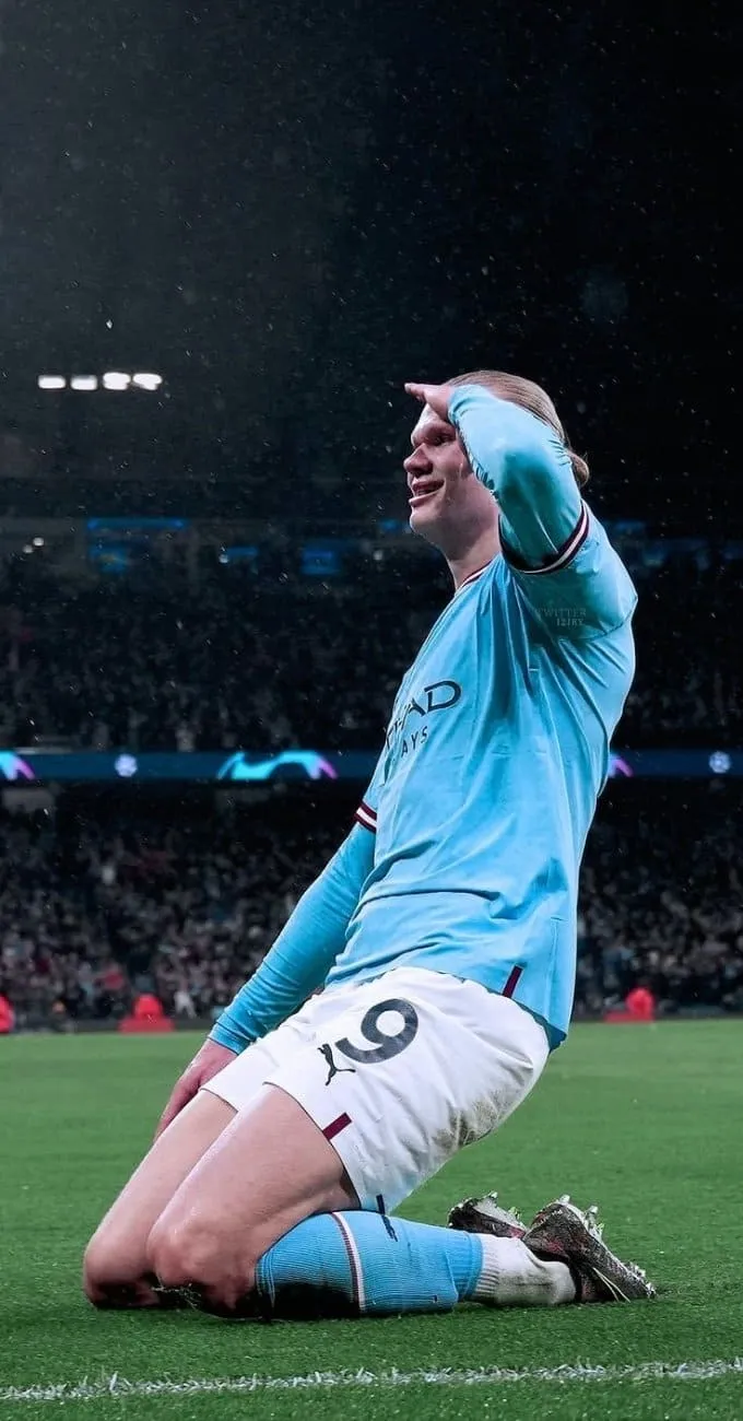 Hình nền Haaland trong màu áo Manchester City