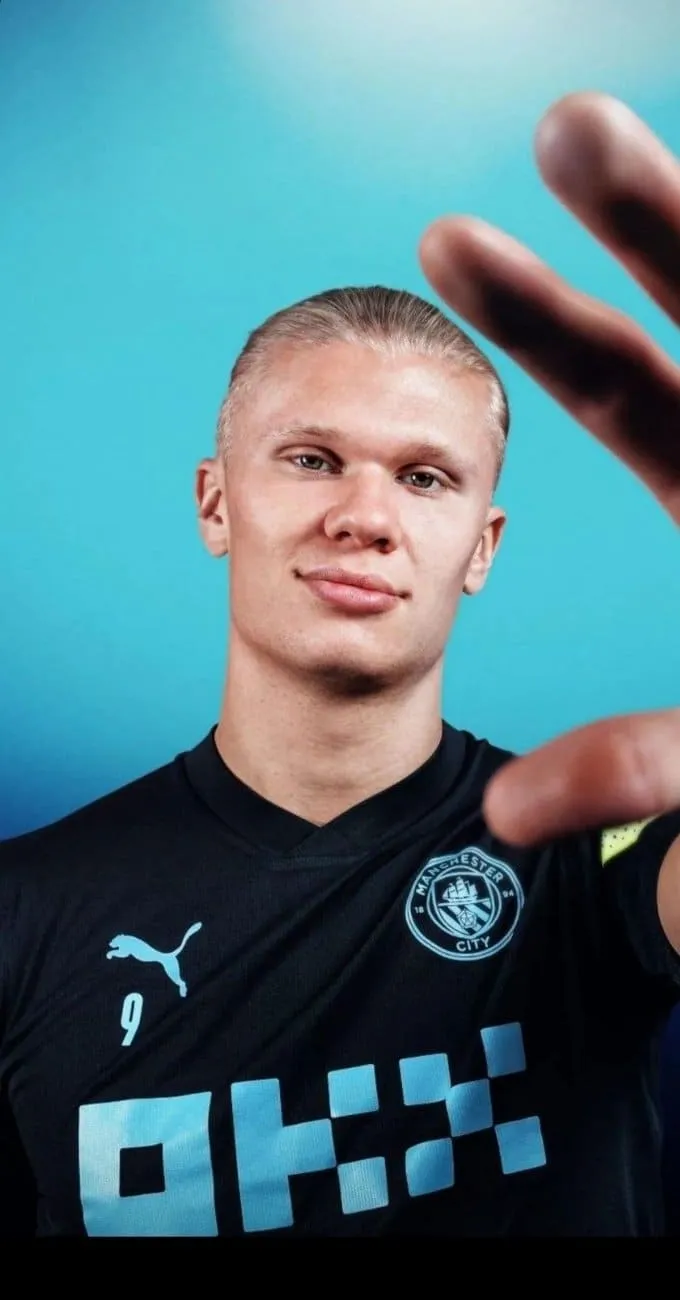 Hình nền Haaland trong màu áo Manchester City
