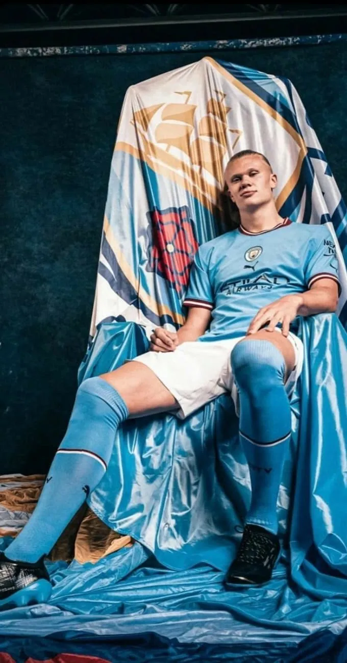 Hình nền Haaland trong màu áo Manchester City