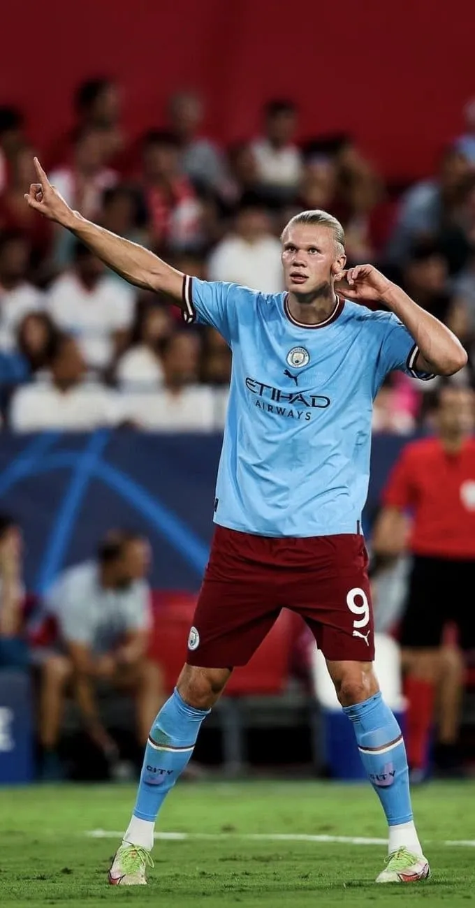 Hình nền Haaland trong màu áo Manchester City