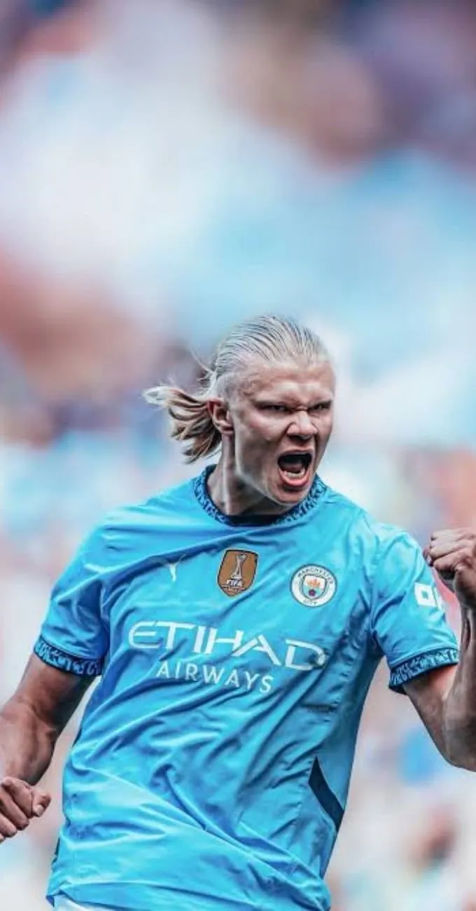 Hình nền Haaland trong màu áo Manchester City