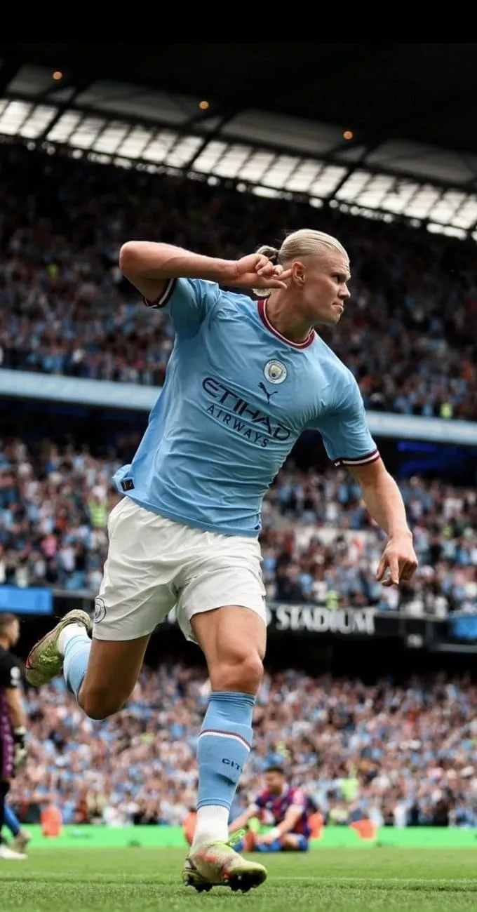 Hình nền Haaland trong màu áo Manchester City