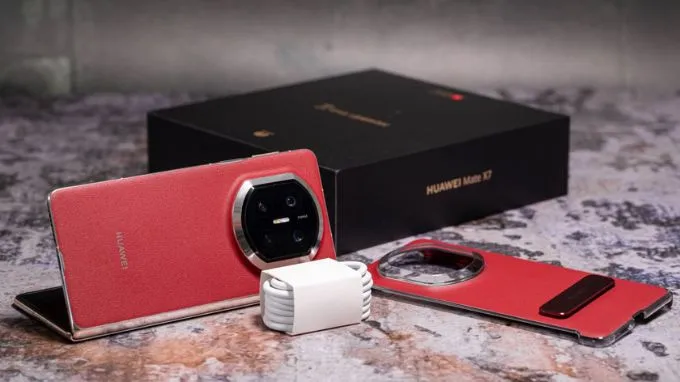 HUAWEI Mate X7 hướng đến nhóm người dùng đề cao thiết kế cao cấp