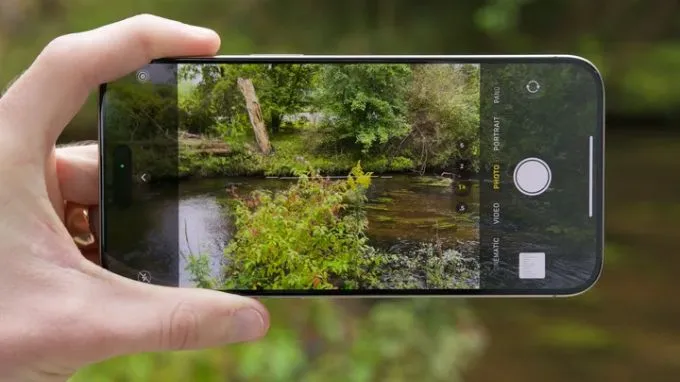 iPhone 15 Pro Max sở hữu cụm camera ấn tượng
