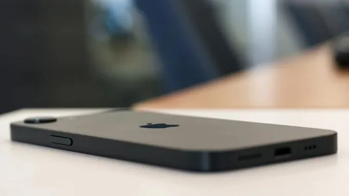 iPhone 16e sạc bao nhiêu W