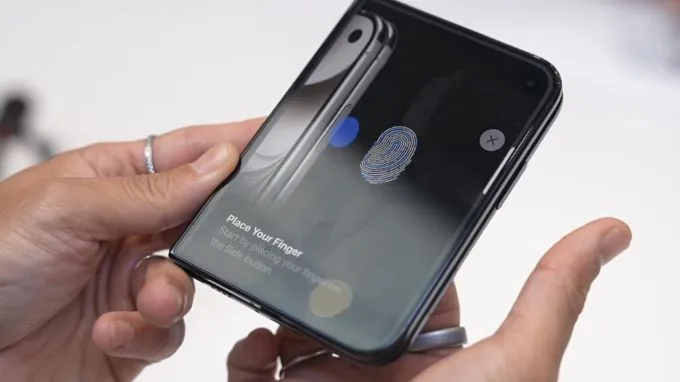 Mở khóa bằng Touch ID và sự vắng mặt của Nút Tác Vụ