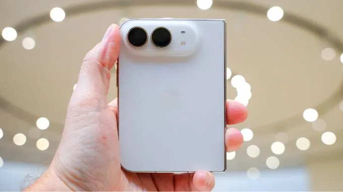iPhone Duo màu Trắng Ánh Sao (Star White)