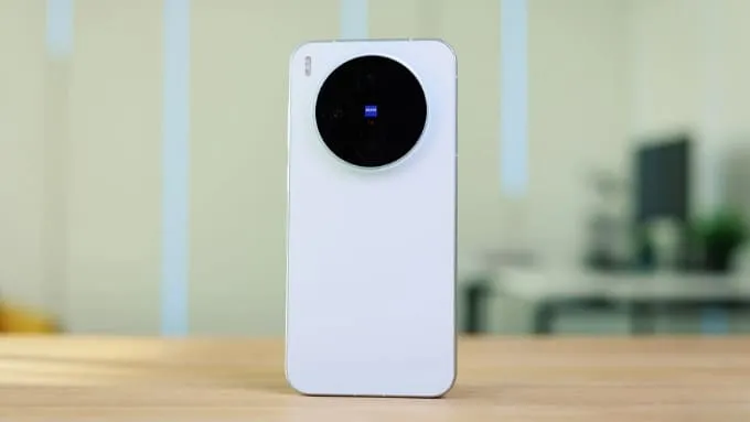 Vivo X300 là một trong những lựa chọn thay thế OPPO Find X9