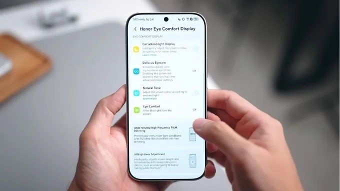 Honor 600 Pro được trang bị màn hình AMOLED phẳng 6.57 inch