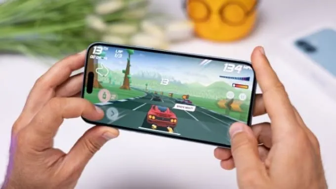 Màn hình iPhone 16 Plus phù hợp với ai