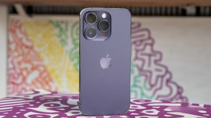 Mua iPhone 14 Pro cũ 256GB hay 128GB tiết kiệm hơn?