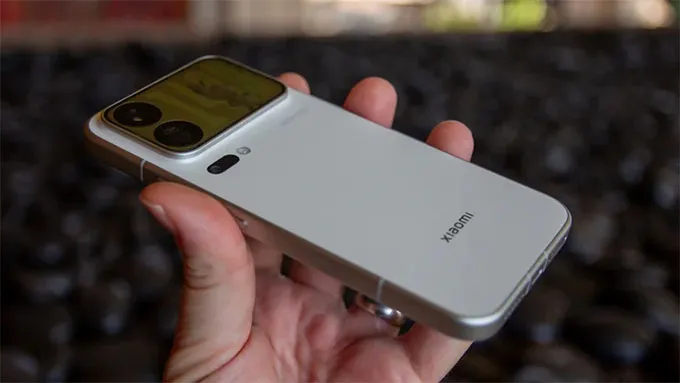 Giải đáp: Xiaomi 18 Pro quốc tế giá bao nhiêu?