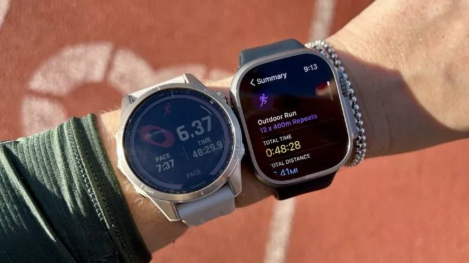 Nên mua đồng hồ Garmin hay Apple Watch?