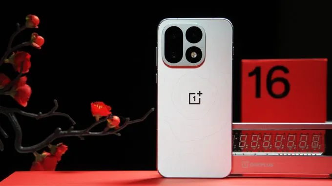  OnePlus 16 cho thấy nhiều thay đổi đáng quan tâm so với thế hệ tiền nhiệm