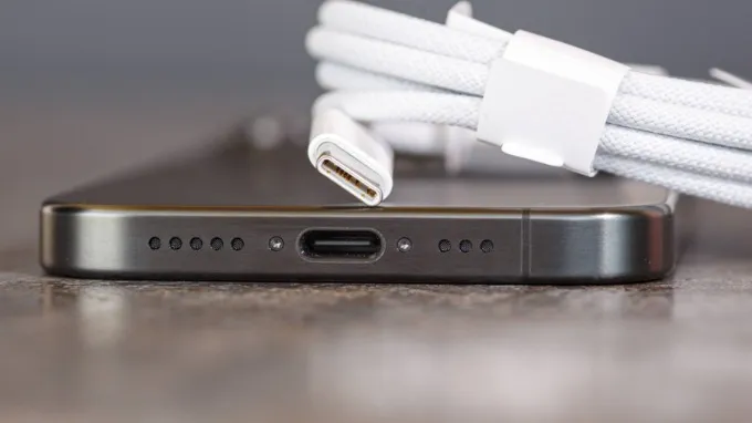 iPhone 15 Pro có thể sạc từ 0% lên khoảng 50% pin trong khoảng 30 phút