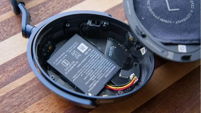 Sennheiser công bố mẫu tai nghe chụp tai cao cấp của họ có thể phát nhạc lên đến 57 giờ 