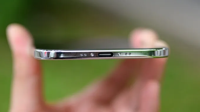 iPhone Air lại phải đánh đổi dung lượng pin để đạt được thiết kế siêu mỏng chỉ 5.6 mm