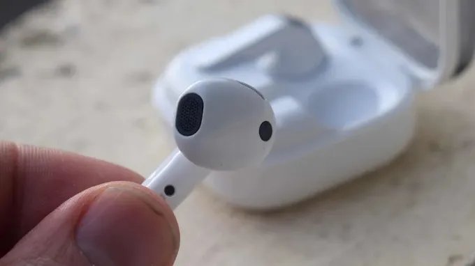 Galaxy Buds 4 cũng sở hữu khả năng chống ồn ở mức ổn,