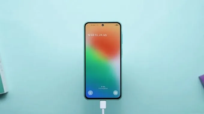F70 Pro 5G còn hỗ trợ sạc nhanh có dây 45W