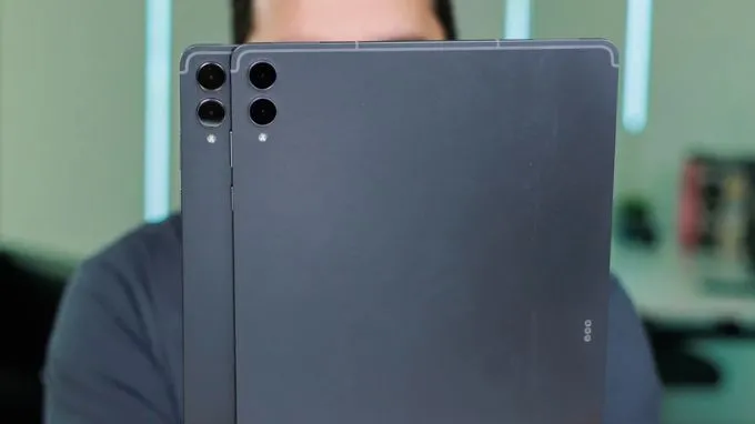 Cả Galaxy Tab S12 Ultra và Tab S11 Ultra đều duy trì thông số camera