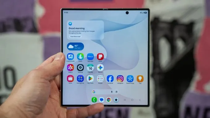 Màn hình Galaxy Z Fold8 Ultra sáng hơn 15% so với Z Fold7