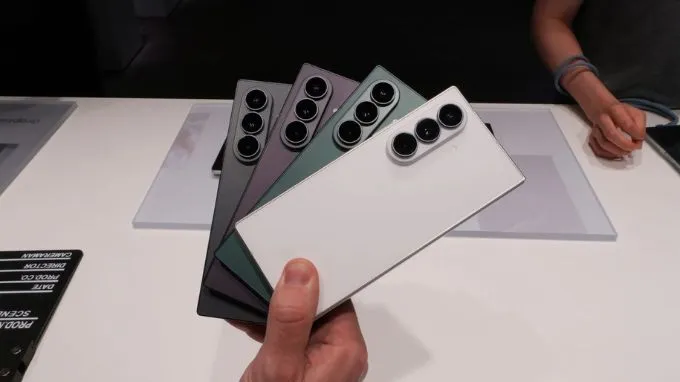 Samsung Galaxy Z Fold8 Ultra mấy màu, có gì mới