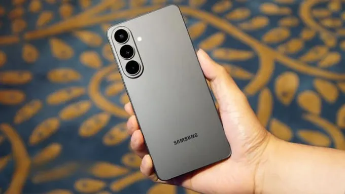 Galaxy S26 Plus màu Bạc Shadow