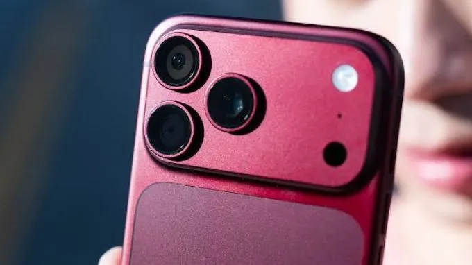 iPhone 18 Pro Max lại sử dụng hệ thống ba camera sau đồng nhất
