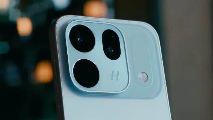 OPPO Find X10 sở hữu cụm ba camera sau cực kỳ vượt trội
