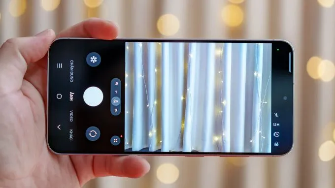 Galaxy S26 FE sở hữu camera tele 8MP hỗ trợ OIS và zoom quang học 3X