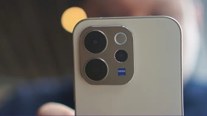 Vivo V70 nổi bật nhờ sự hợp tác với ZEISS