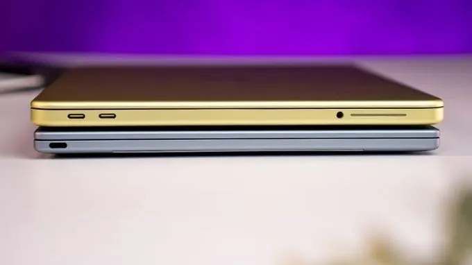 Cả hai đều có độ dày tối đa khoảng 0.5 inch