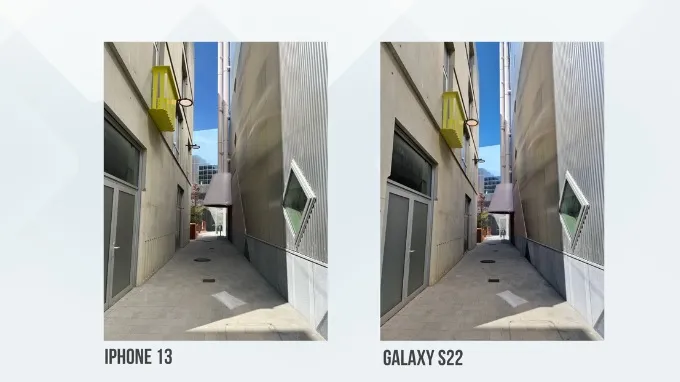 So sánh Galaxy S22 và iPhone 13 về ảnh chụp đủ sáng
