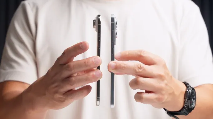 So sánh Galaxy S25 Edge và iPhone Air về độ mỏng