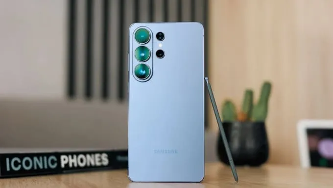 Galaxy S26 Ultra tiếp tục duy trì ngôn ngữ thiết kế cao cấp đặc trưng của dòng Ultra