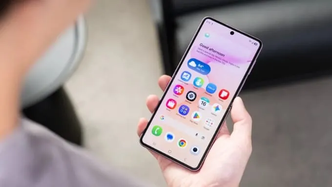 Sang Galaxy Z Flip8, Samsung nâng cấp đáng kể cả 2 màn hình nhằm mang đến trải nghiệm liền mạch hơn