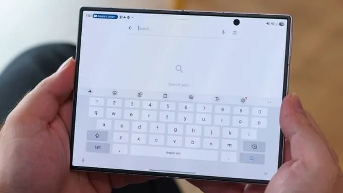 So sánh Galaxy Z Fold8 vs iPhone 17 Pro về hiệu năng