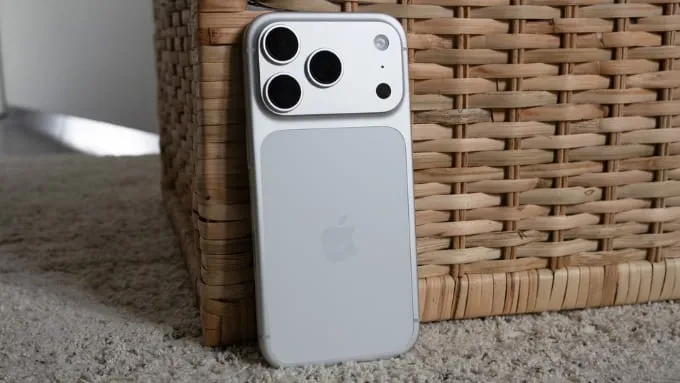 iPhone 17 Pro vẫn theo đuổi thiết kế nguyên khối